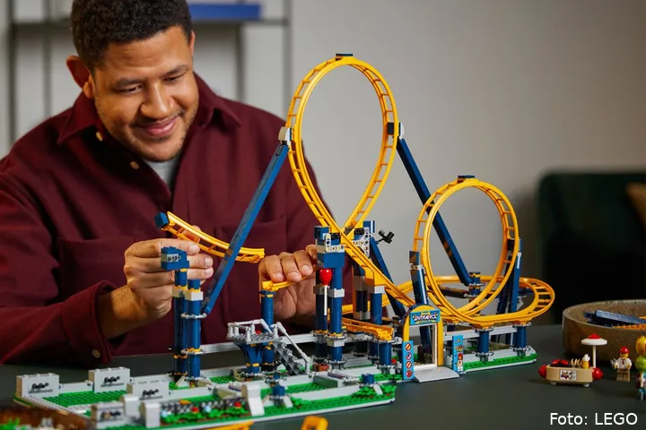 https hypebeastcom image 2022 06 lego unveil loop coastr 10303 set release info 10