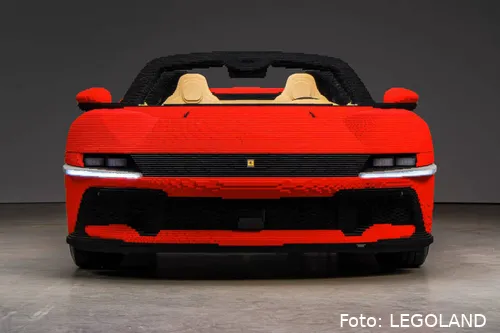 https___hypebeast.com_image_2026_03_31_LEGO-Ferrari-12Cilindri-Spider-Life-Size-Model-LEGOLAND-New-York-Announcement-1