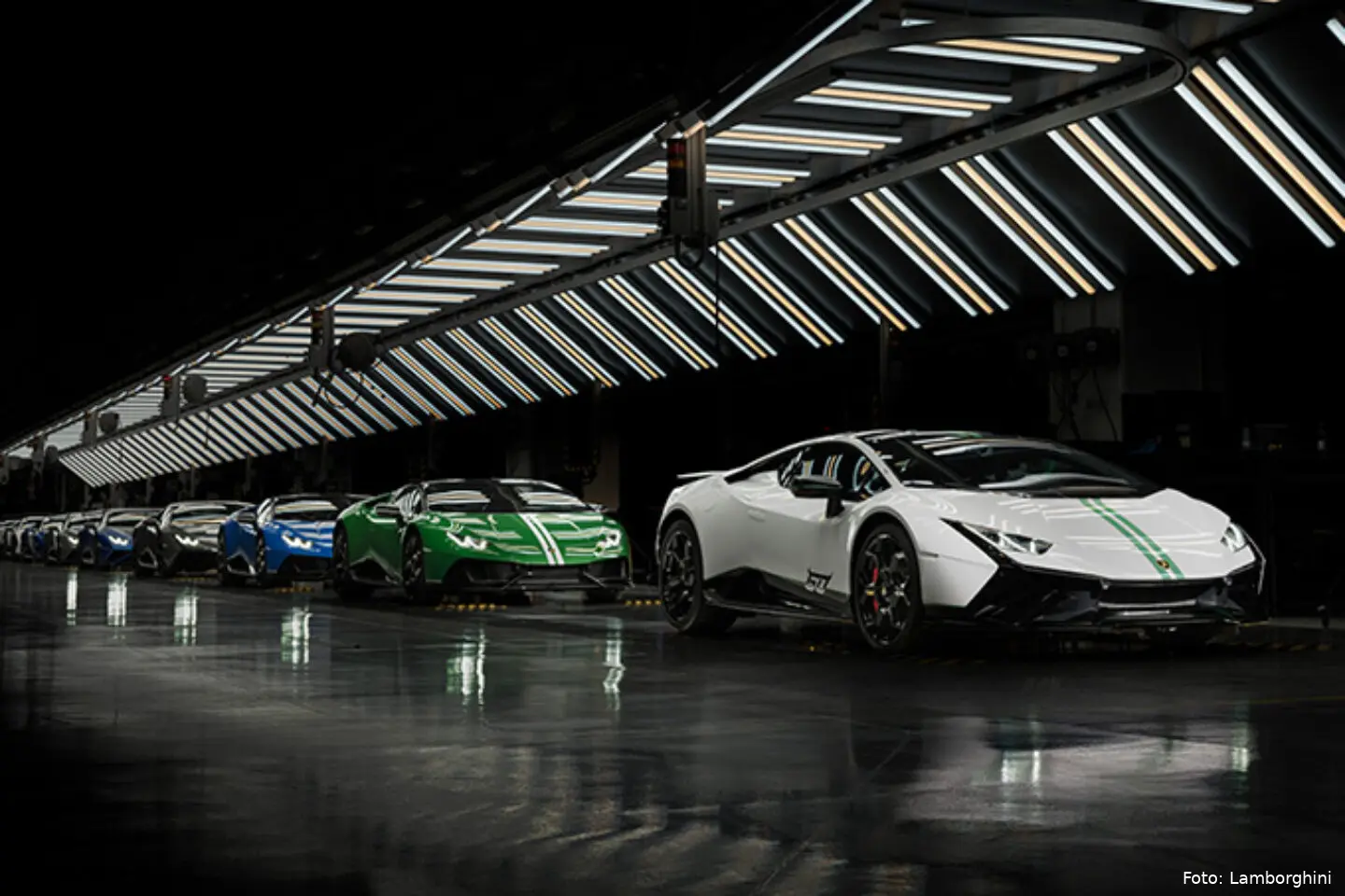 2023 lamborghini huracan 60th anniversary 1 1440x960 1