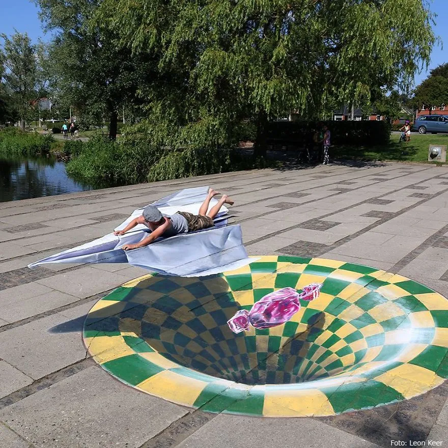 this street artist will make your mind explode with your 3d art 5bb427b68c4e1 880