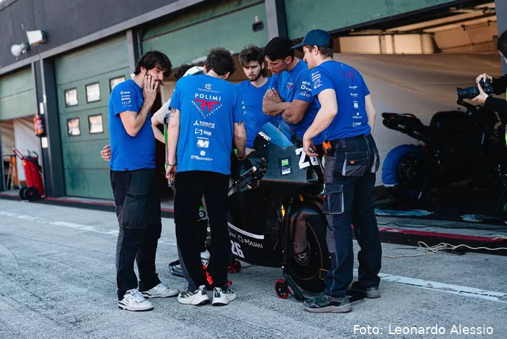 Misano test, maximum attention to the rider’s feedback. Photo: Leonardo Alessio