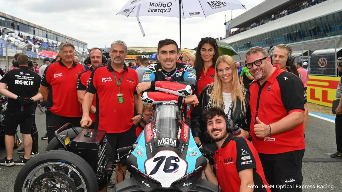 Loris Baz con il team MGM Racing Superbike