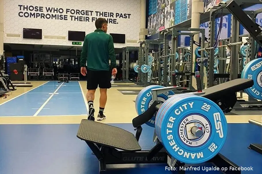 manfred ugalde trainingscomplex manchester city meetrainen gewichten engeland