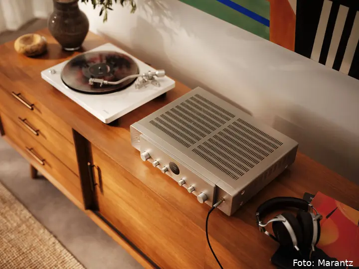 High--Marantz - MODEL 70 - Silver Gold - Lifestyle 17
