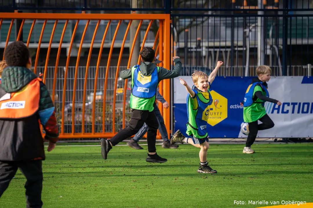 Opening-Cruyff-Court-Patrick-Kluivert--Marielle-van-Opbergen-9-