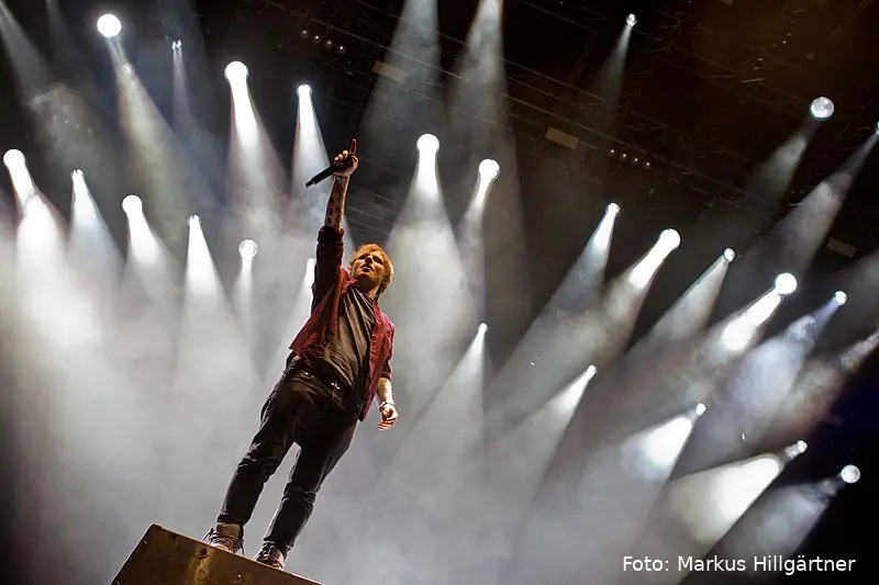800px edward christopher ed sheeran at southside festival 2014 in neuhausen ob eck