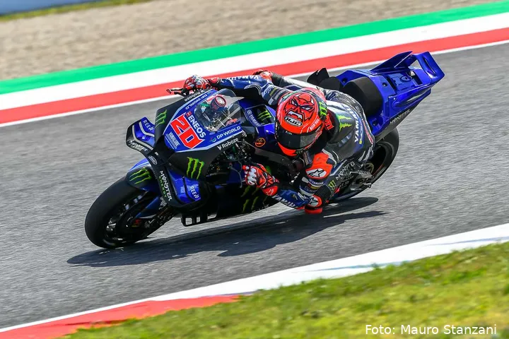 Fabio Quartararo rides the Yamaha M1 in the MotoGP race at Mugello