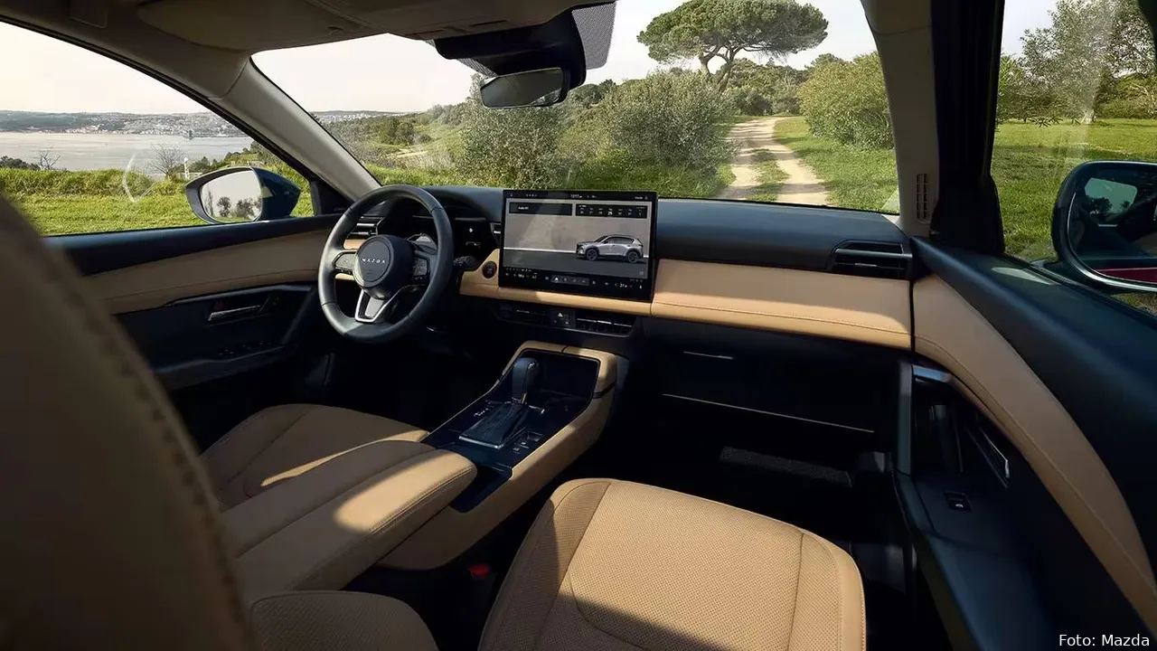 03-cx-5-gallery-navigation-desktop-3