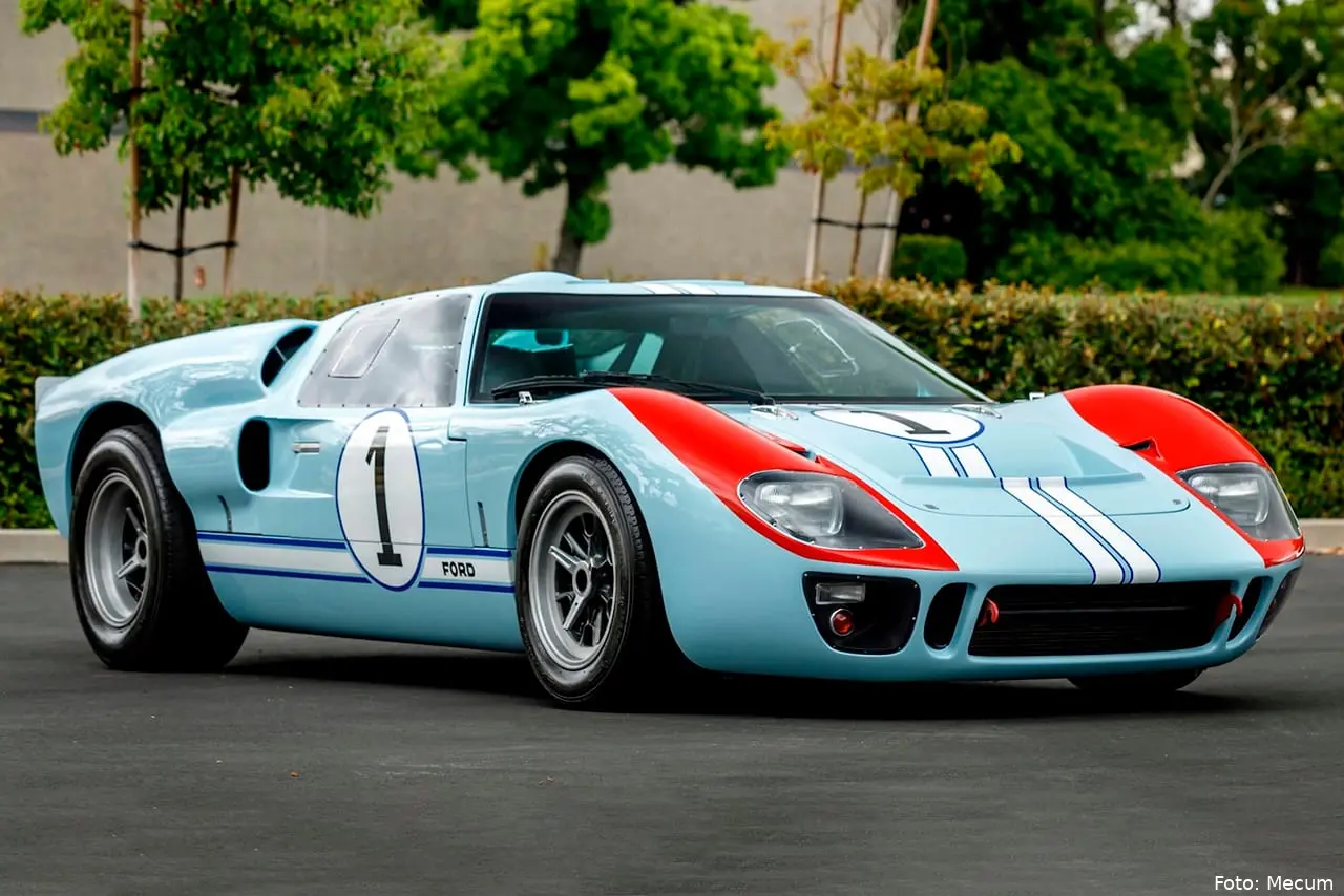 ford v ferrari 1966 superformance ford gt40 mkii replica 9