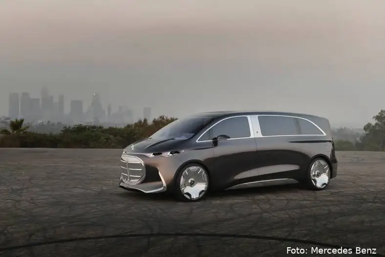 2025_MercedesBenz_VisionV_038