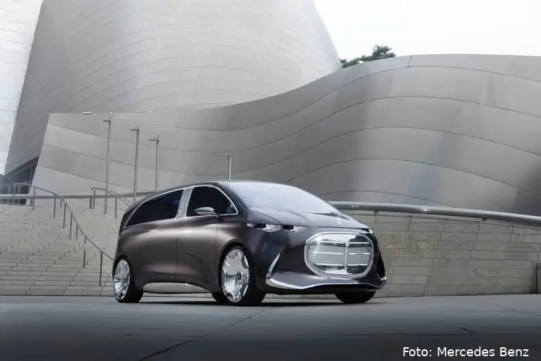 2025_MercedesBenz_VisionV_030