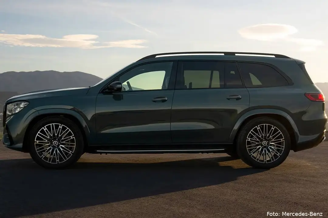https___hypebeast.com_image_2026_03_31_2027-mercedes-benz-gls-class-adds-flat-plane-v-8-power-3