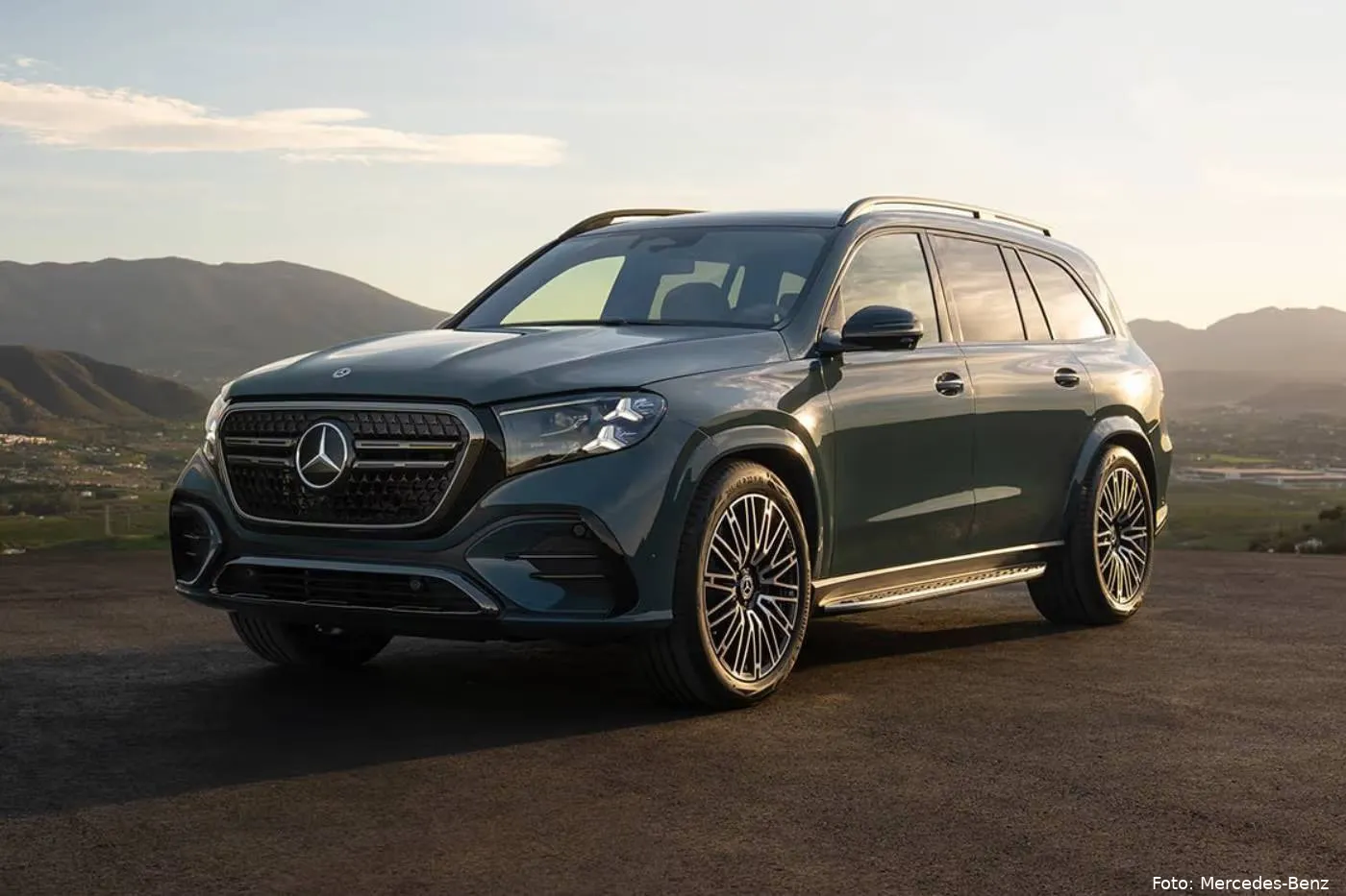 https___hypebeast.com_image_2026_03_31_2027-mercedes-benz-gls-class-adds-flat-plane-v-8-power-2