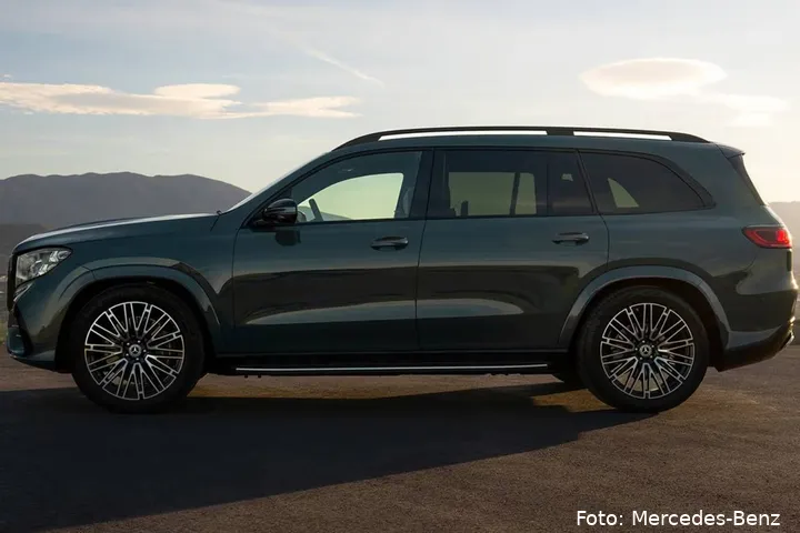 https___hypebeast.com_image_2026_03_31_2027-mercedes-benz-gls-class-adds-flat-plane-v-8-power-3