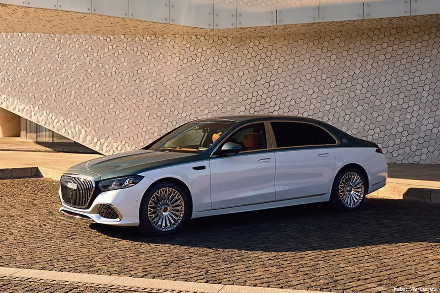 https___hypebeast.com_image_2026_03_25_2027-mercedes-maybach-s-class-keeps-v-12-adds-new-tech-1