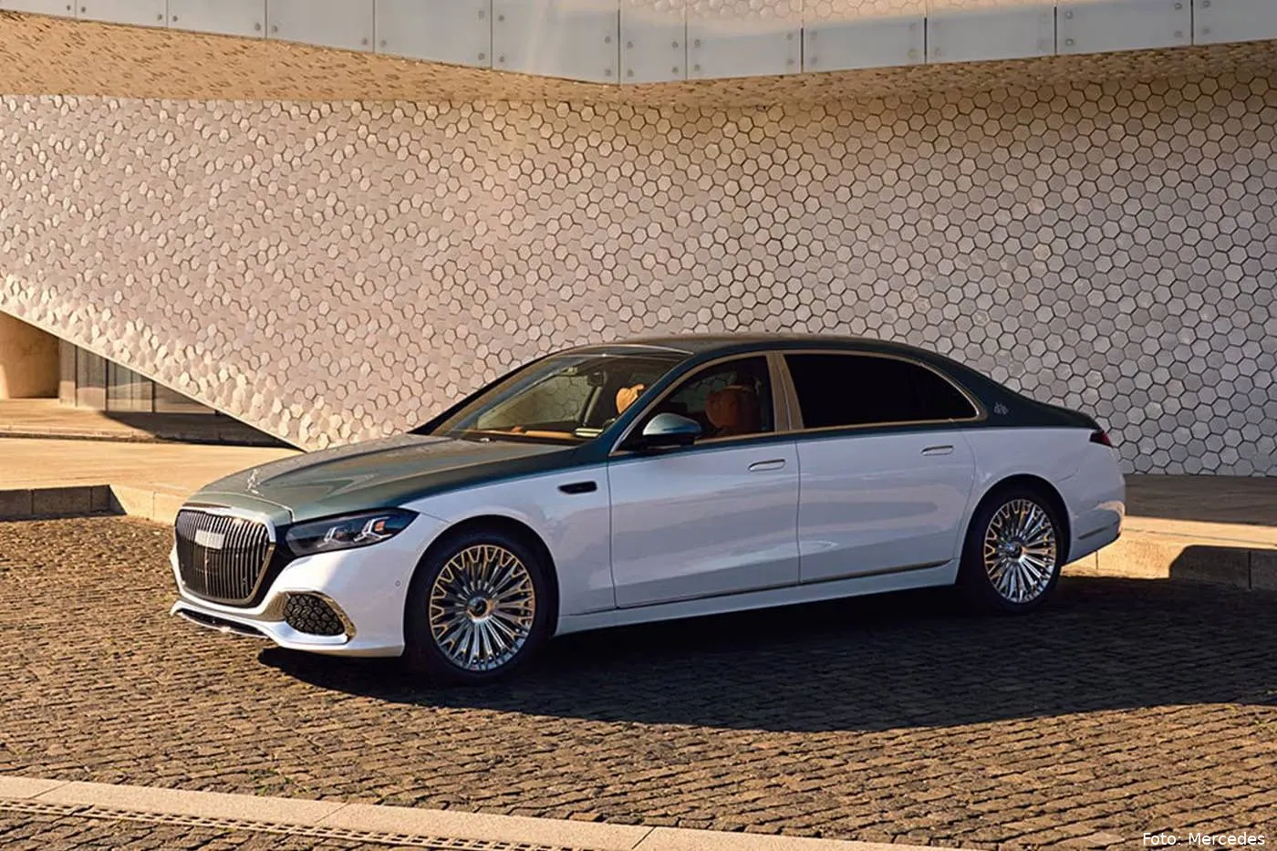 https___hypebeast.com_image_2026_03_25_2027-mercedes-maybach-s-class-keeps-v-12-adds-new-tech-1