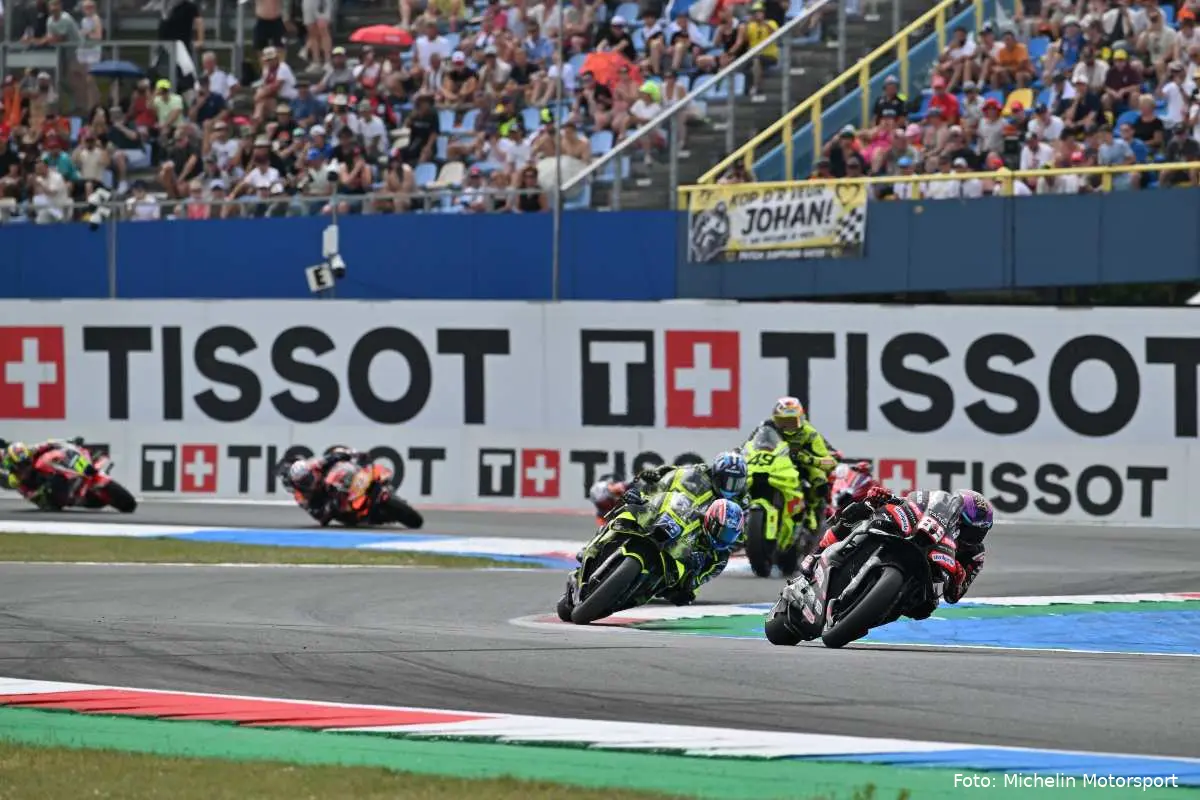 Jorge Martin seguito da Ai Ogura nella Sprint MotoGP ad Assen