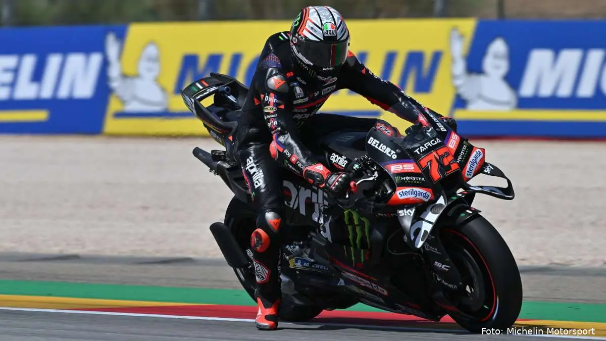 Marco Bezzecchi guida la Aprilia MotoGP ad Aragon