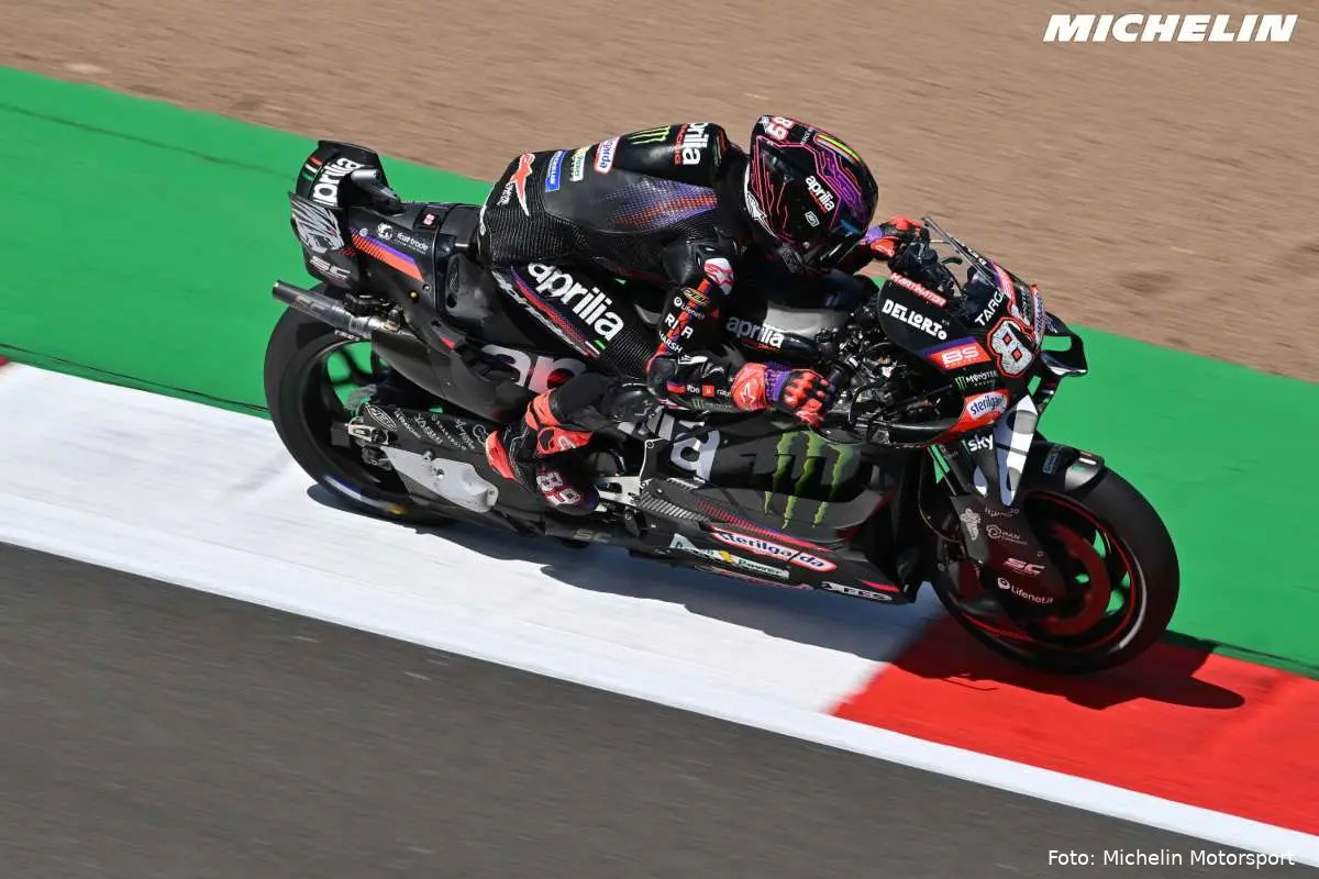 Jorge Martin guida l'Aprilia MotoGP a Silverstone