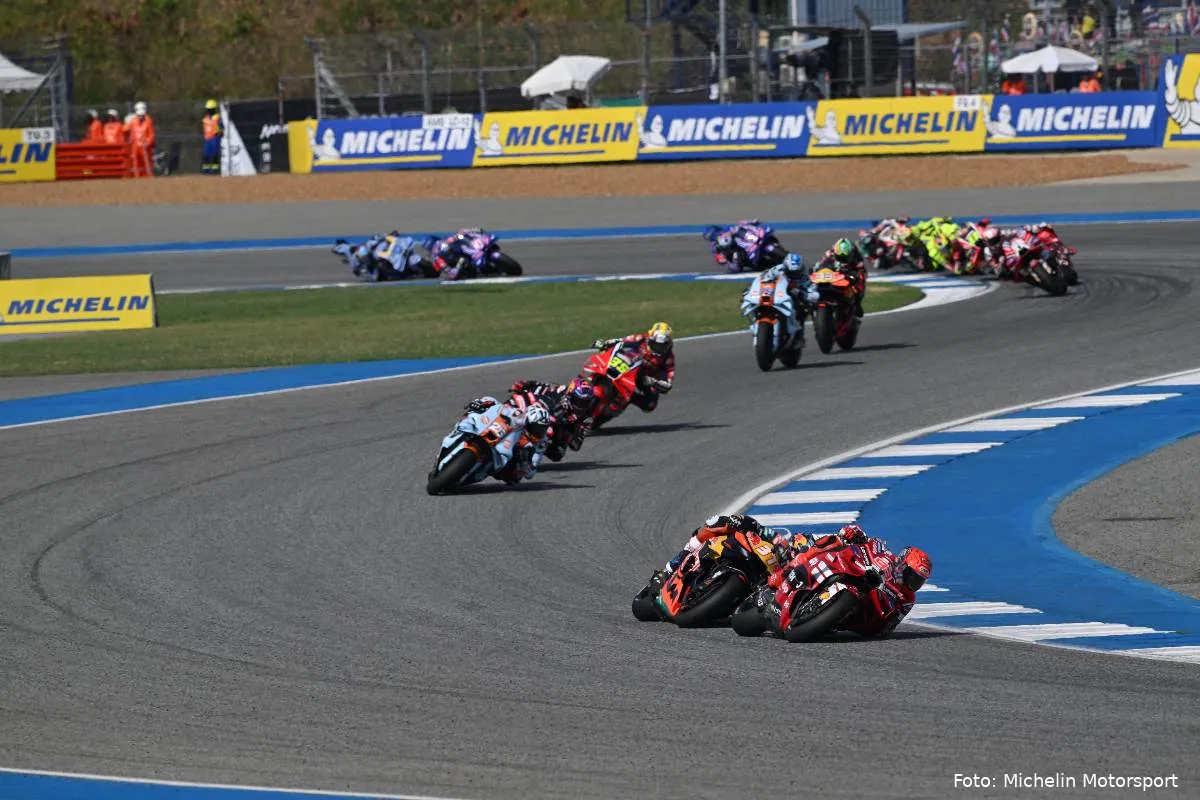 MotoGP Thailandia: i piloti durante la sprint race a Buriram