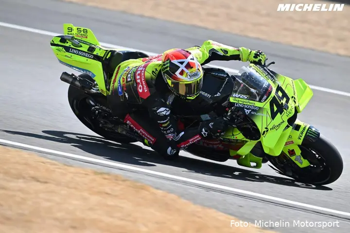 Fabio Di Giannantonio guida la Ducati VR46 MotoGP a Silverstone