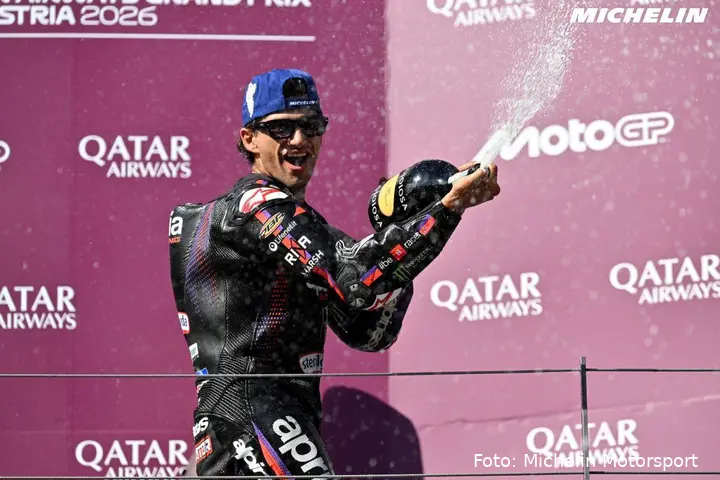 Jorge Martin festeggia sul podio MotoGP in Austria
