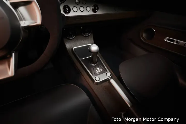 https___hypebeast.com_image_2026_04_23_morgan-supersport-400-power-bmw-engine-17