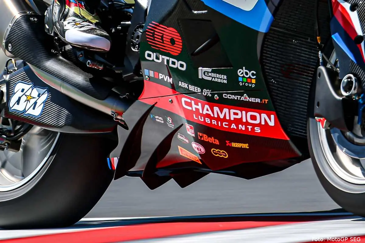 La BMW M 1000 RR di Miguel Oliveira nel round Superbike WorldSBK a Balaton Park, Ungheria