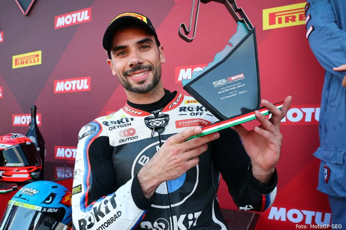 Miguel Oliveira pilota BMW Superbike WorldSBK sul podio a Balaton Park Circuit, Ungheria
