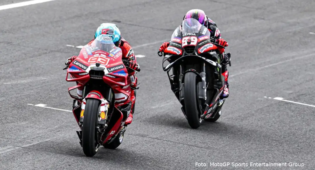 Marc Marquez sulla Ducati e Jorge Martin sull'Aprilia nella Sprint Race MotoGP in Australia