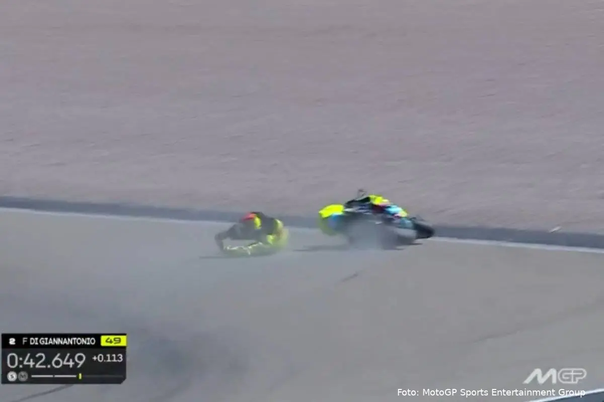 Diggia caduta MotoGP Warm Up