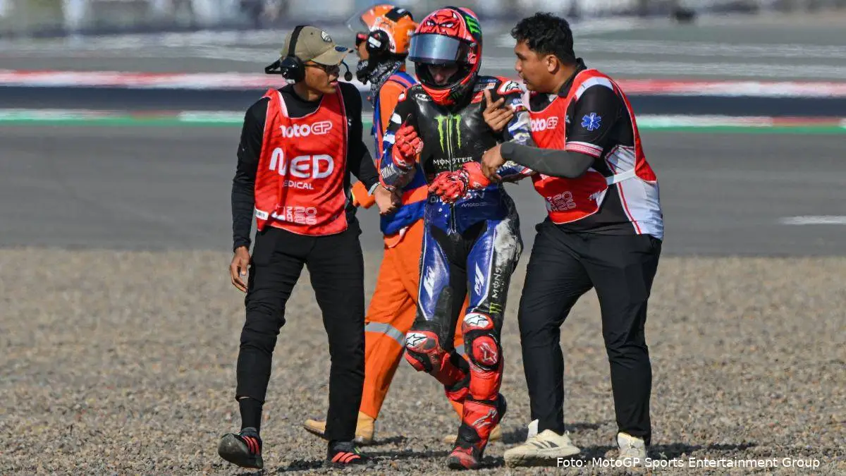 Fabio Quartararo dopo la caduta nelle Prove MotoGP in Indonesia
