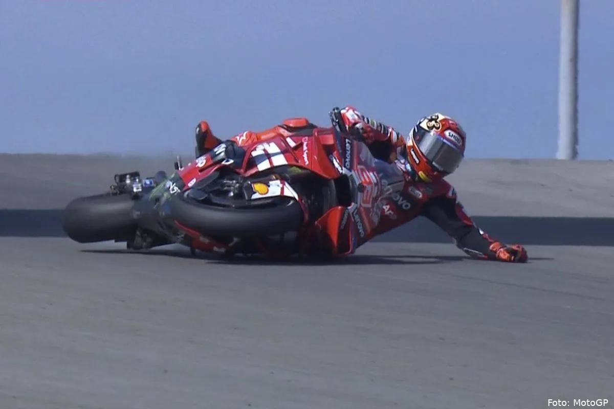 Marc Marquez caduto nella FP1 MotoGP ad Austin, USA