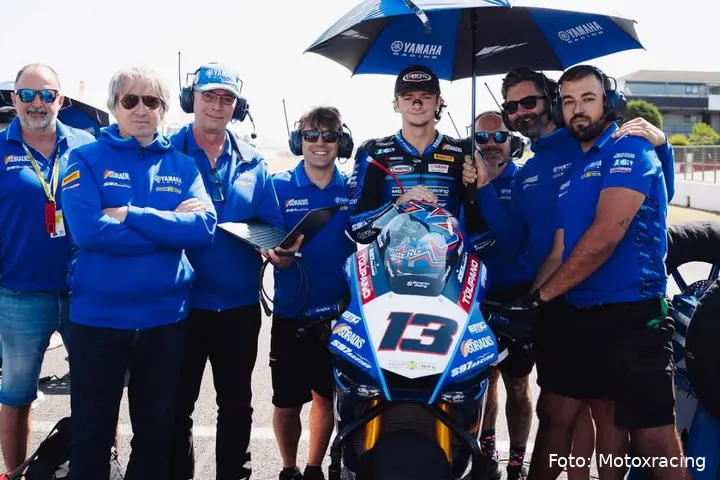 Mattia Rato sulla griglia SBK col team Yamaha Motoxracing