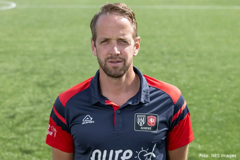 mark looms trainer fc twente heracles onder21 2021 2022