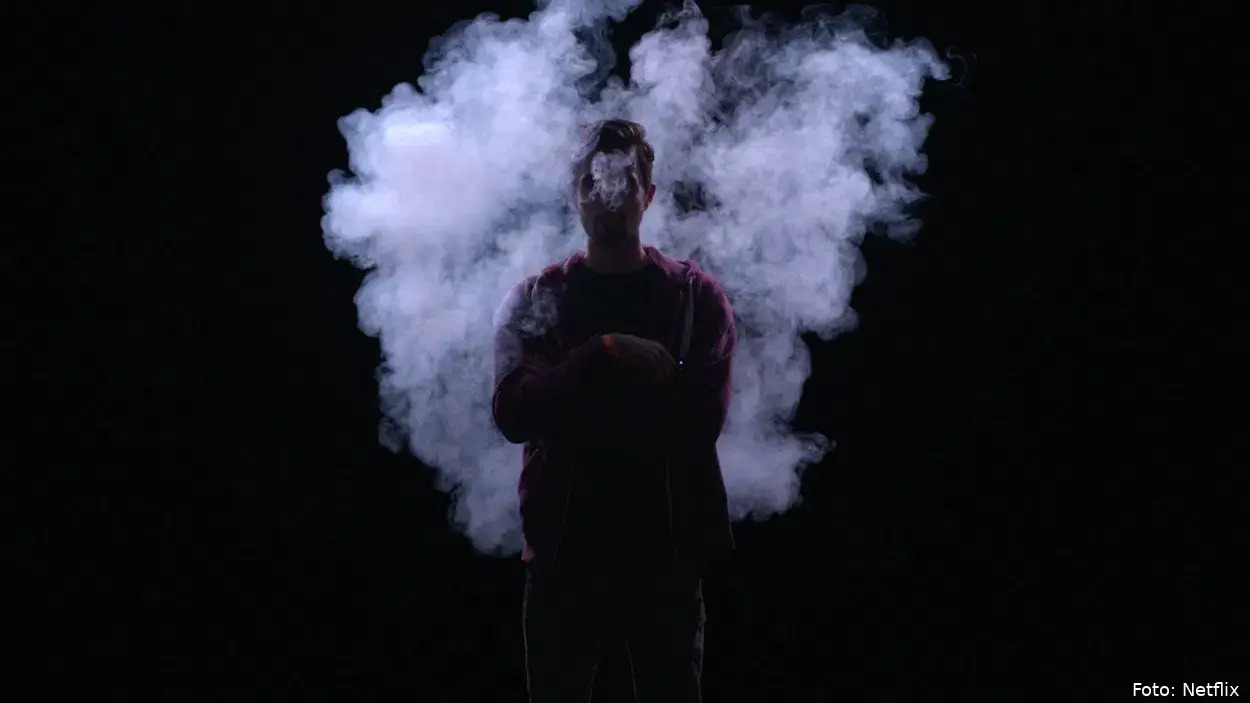4pq93j07fm0o big vape the rise and fall of juul s1 e1 00 01 42 04 v