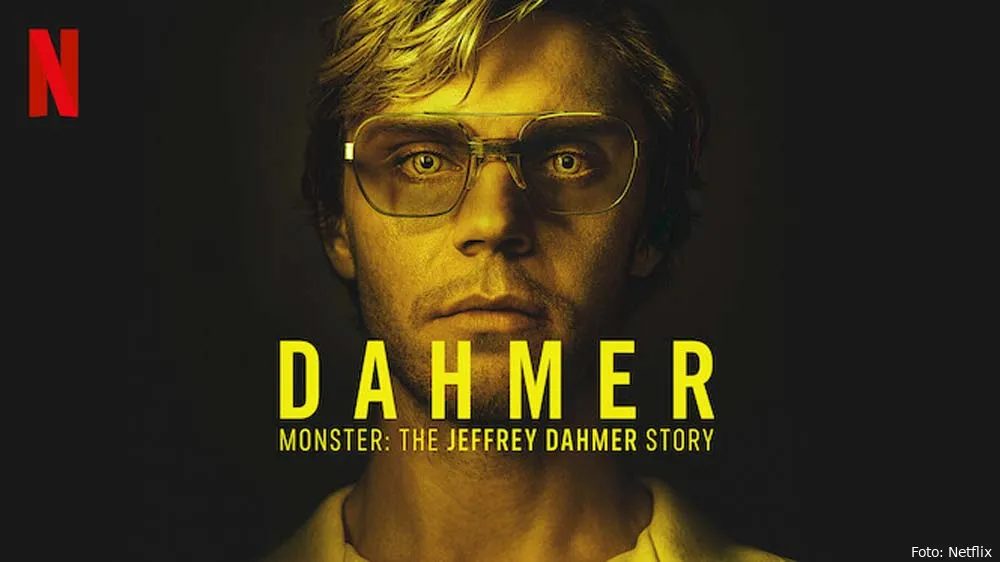 dahmer monster netflix review