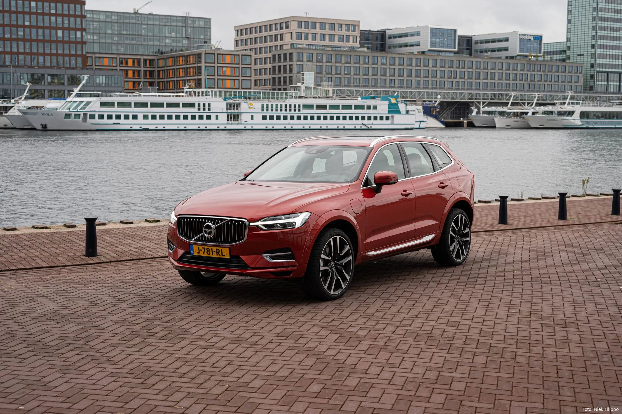 volvo xc60 recharge t6 awd fhm16