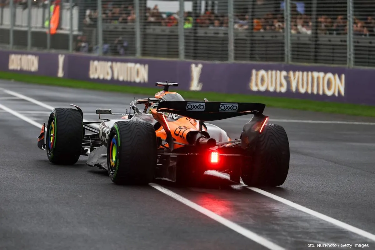 oscar piastri mclaren wing