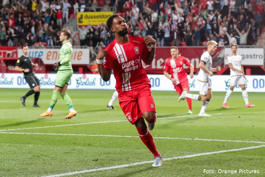 denilho cleonise fc twente excelsior goal doelpunt 2022 2023 de grolsch veste shirt vastpakken