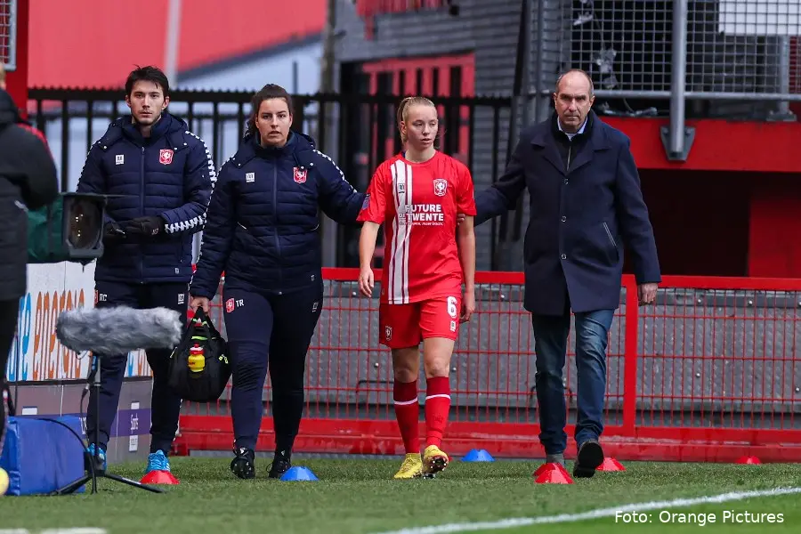 elle peddemors knieblessure fc twente vrouwen ajax de grolsch veste azerion vrouwen eredivisie 2022 2023