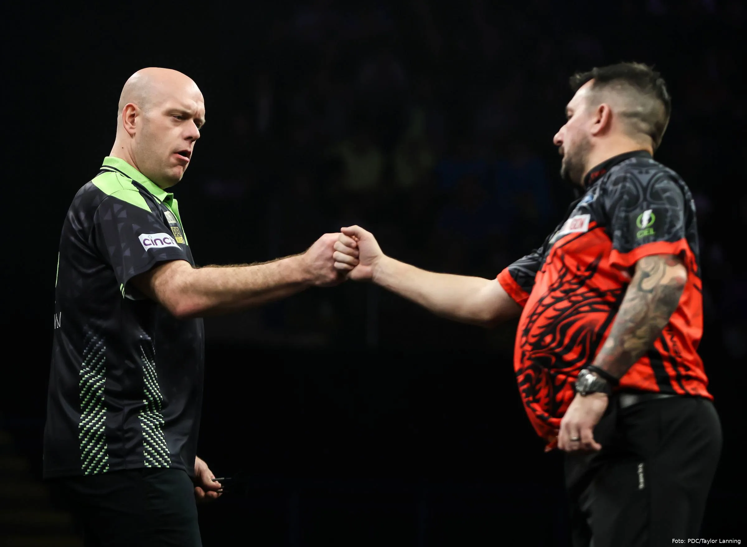 2026PremierLeagueNight6_QF_VanGerwenClayton1