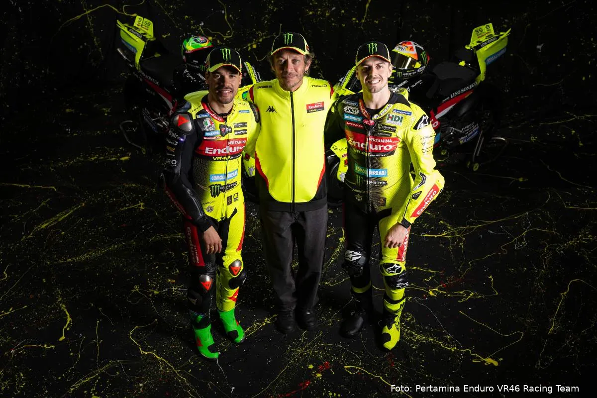 Valentino Rossi con Di Giannantonio e Morbidelli piloti Pertamina VR46 Racing Team MotoGP
