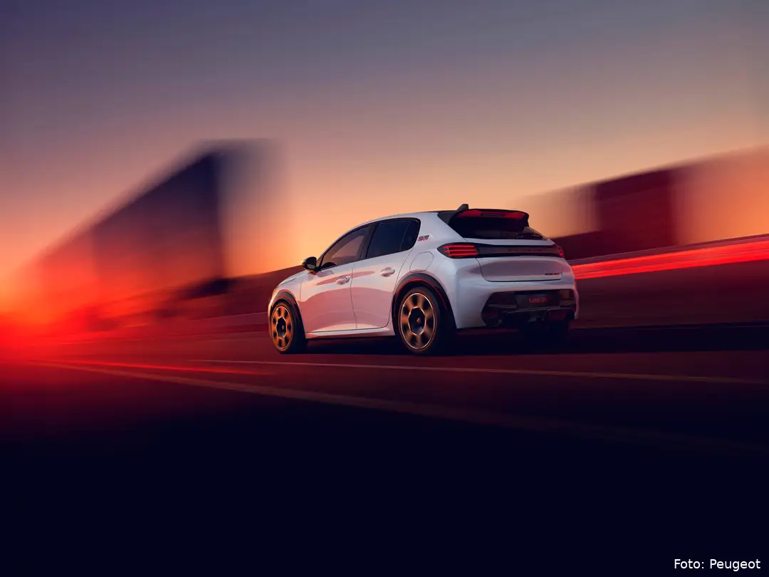 DY04_208-GTI_3-4_REAR