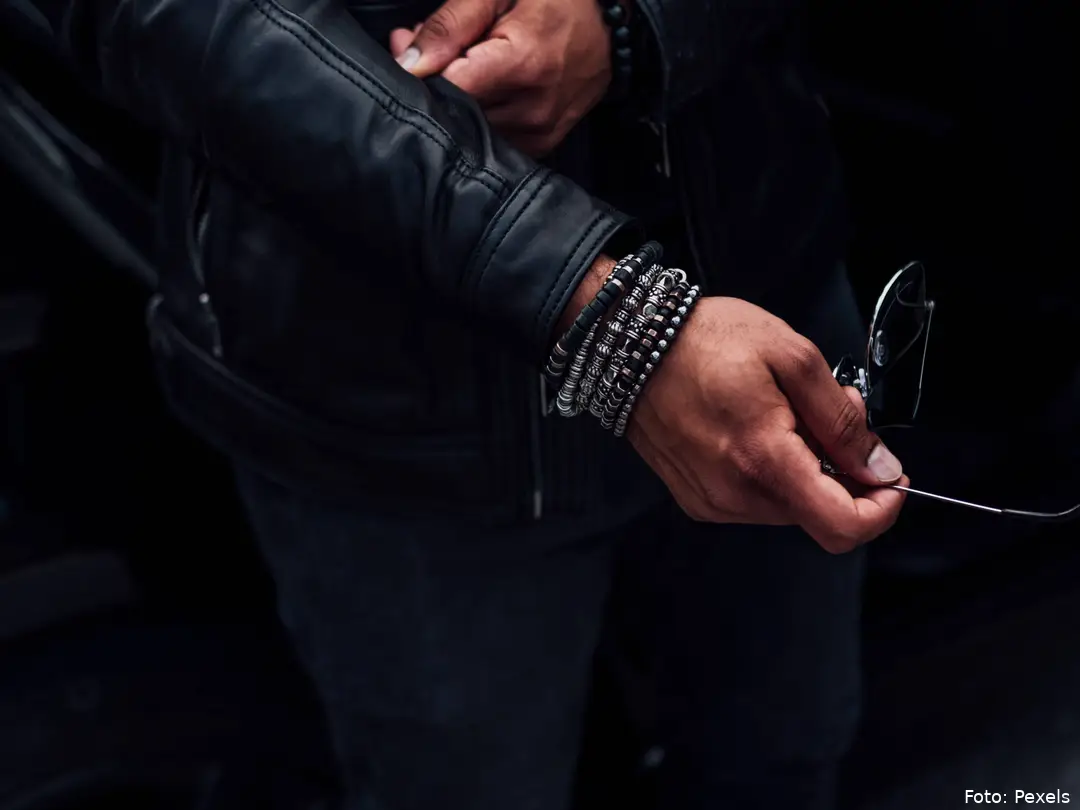 pexels-bemistermister-2442905