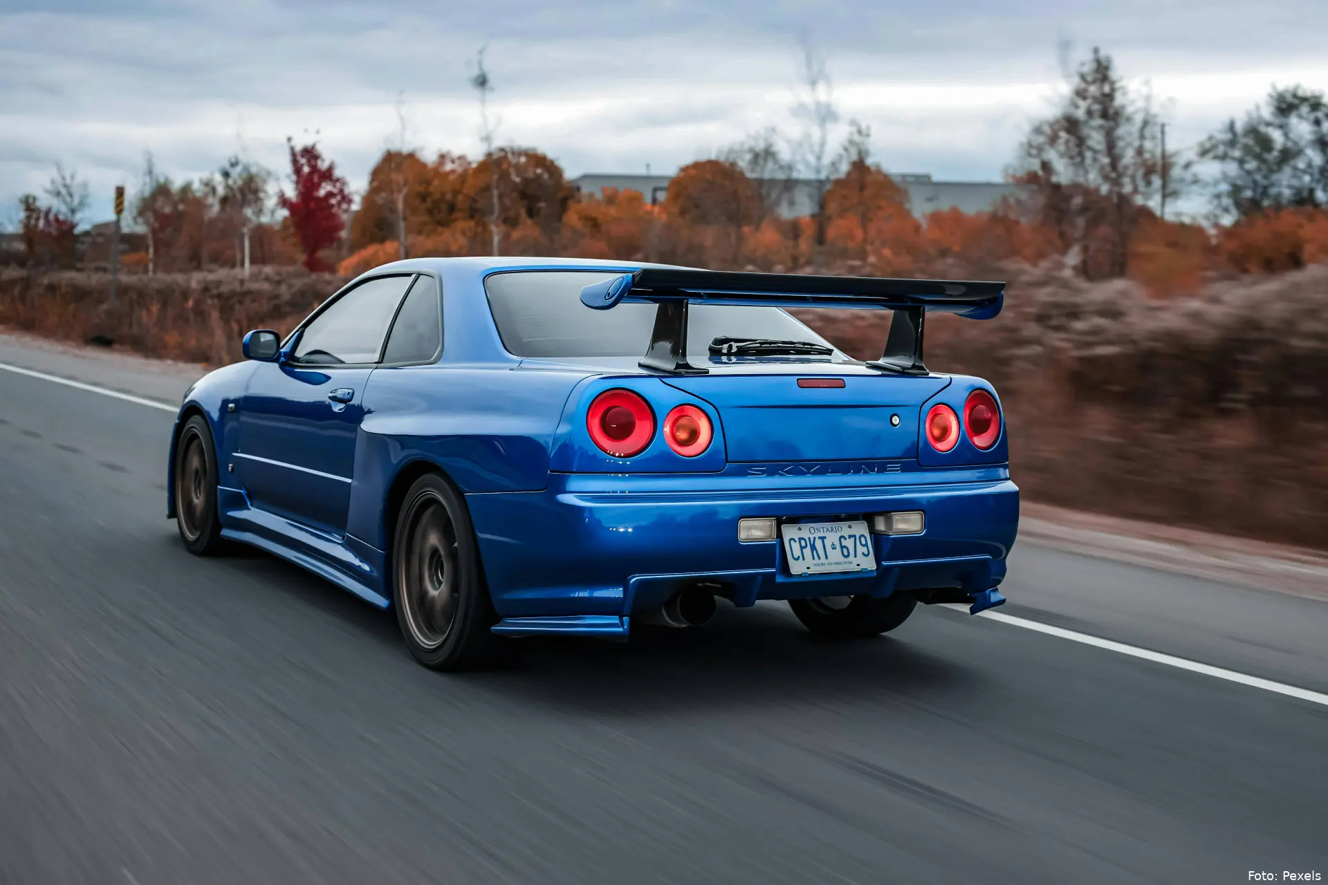 free-photo-of-blue-nissan-skyline