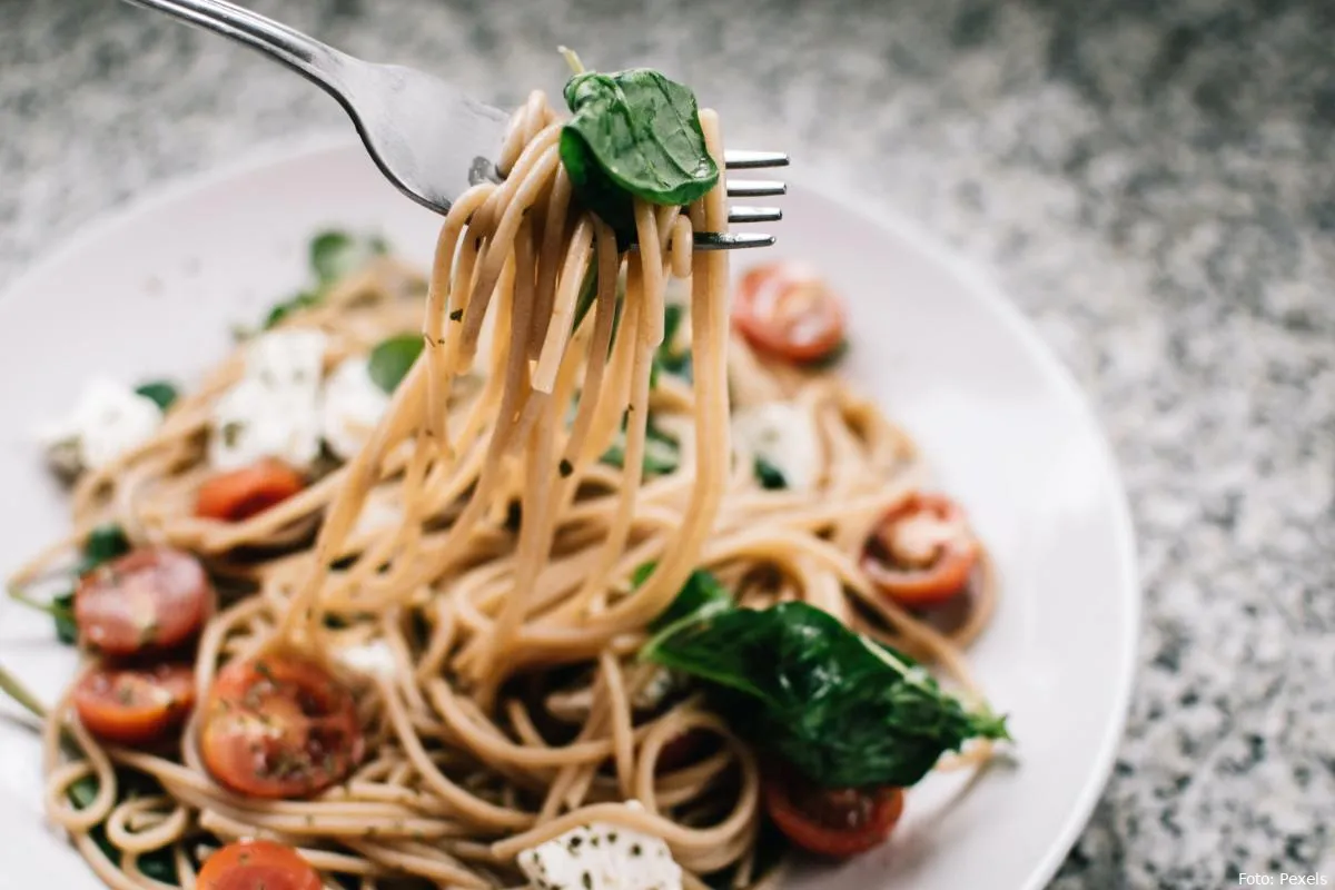 pasta pastagerecht eten rucola cherry tomaten recept warm gerecht