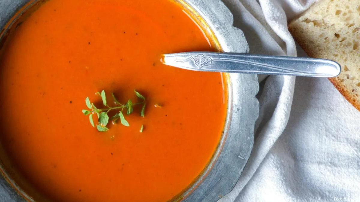 tomatensoep eten warm gerecht groentensoep