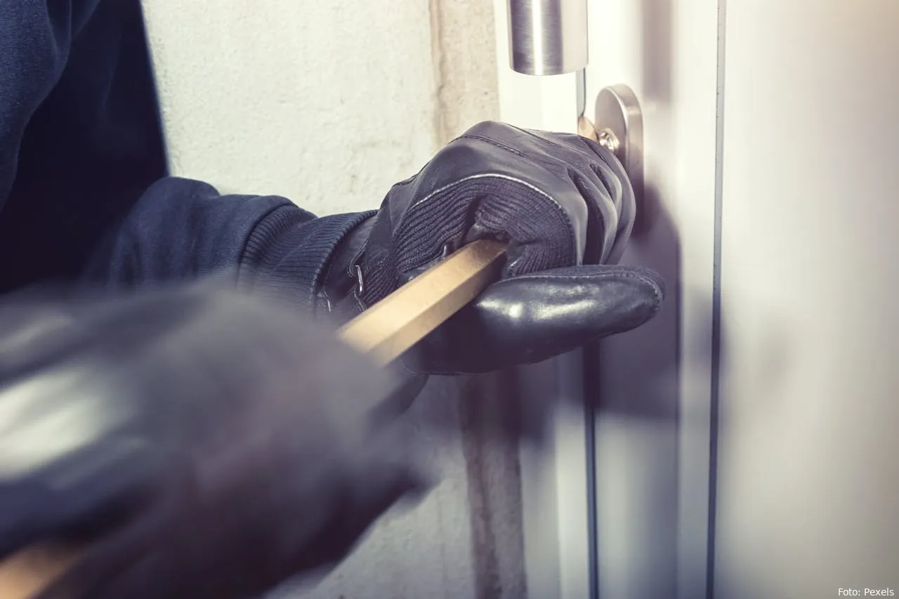 inbreker inbraak beveiliging bescherming huis verdedigen