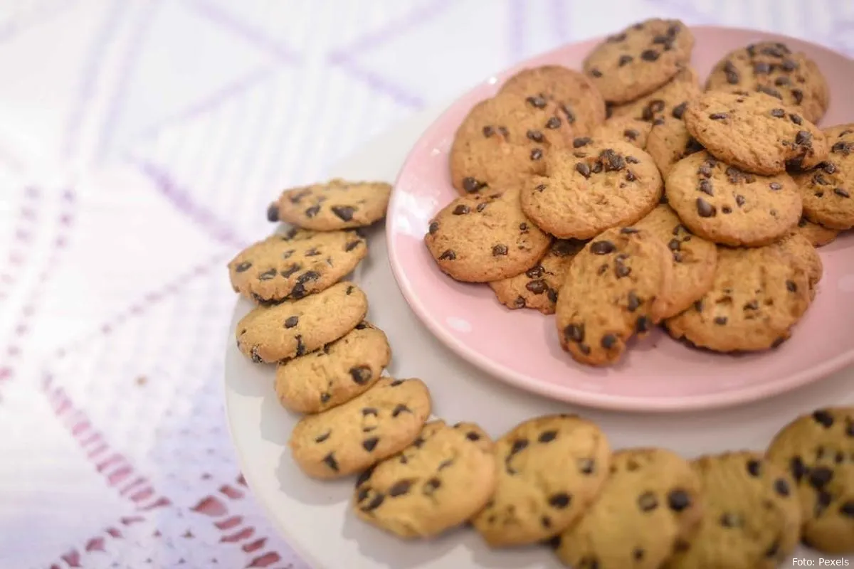 koekjes met chocolade koekjes bakken recept eten lekkerij dessert 4 uurtje
